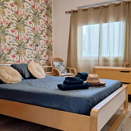 Lanza Ocean2 With A Pool And Near The